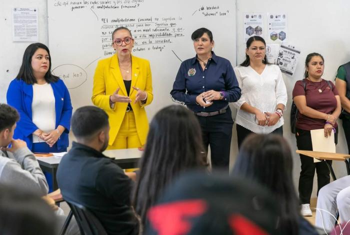 A promover una cultura de paz, invita Yarabí Ávila a estudiantes de nuevo ingreso