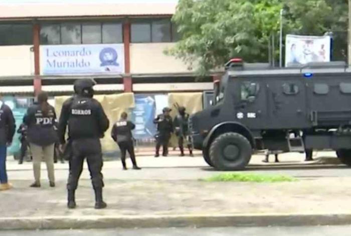 Ab4ten a sujeto que toma rehén en gimnasio de alcaldía de CDMX