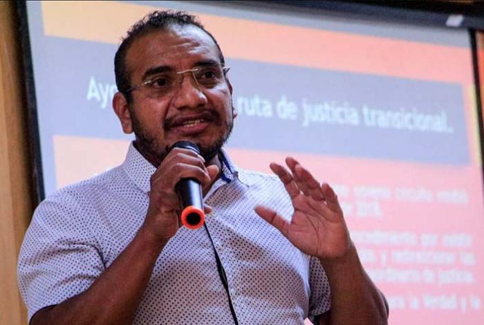 Abogado de padres de los 43 estudiantes de Ayotzinapa deja el caso; se suma a la SCJN