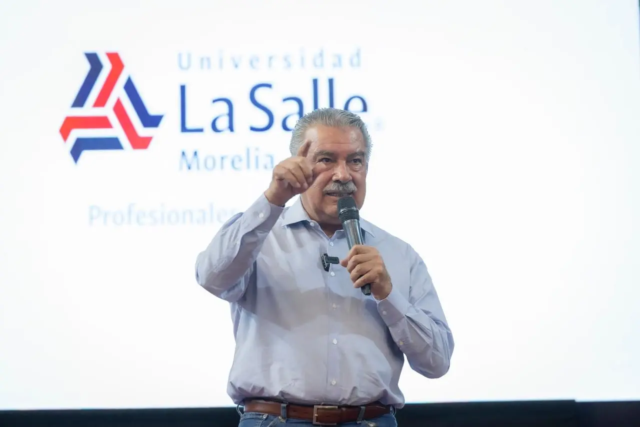 Acceso a becas y fortalecimiento de programas de estudio, compromisos de Morón con universitarios