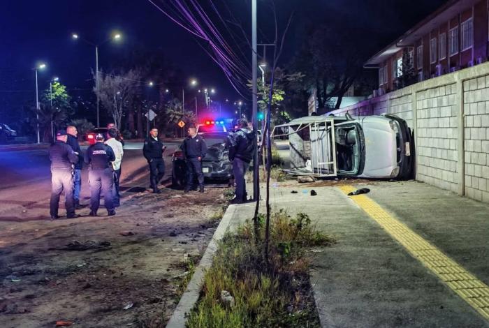 Accidente de camioneta deja un herido afuera del Complejo Sentimientos de la Nación, en Morelia