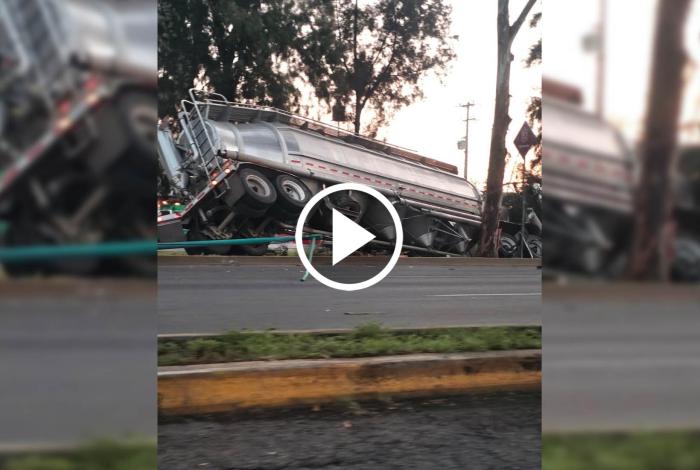 Accidente de tráiler entorpece el tráfico en Periférico de Morelia