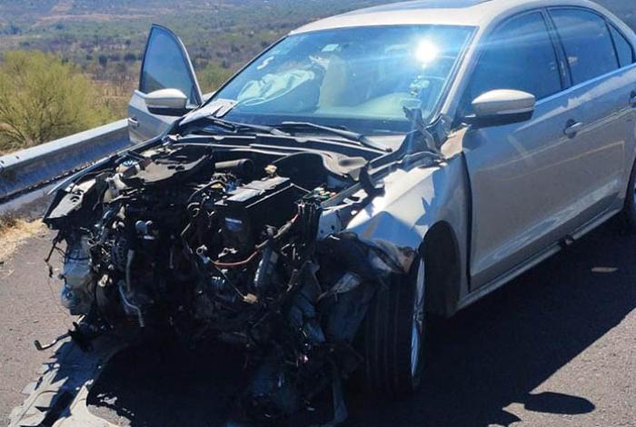 Accidente en la Siglo XXI deja dos personas lesionadas y daños materiales