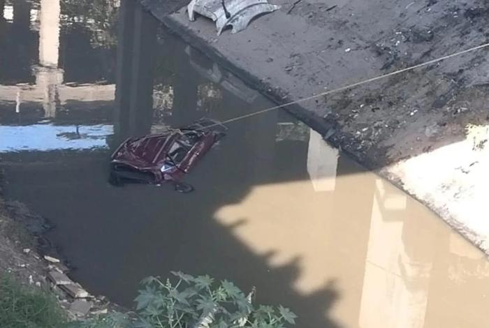 Accidente mortal en autopista México-Querétaro: conductor muere tras caer al canal de aguas negras