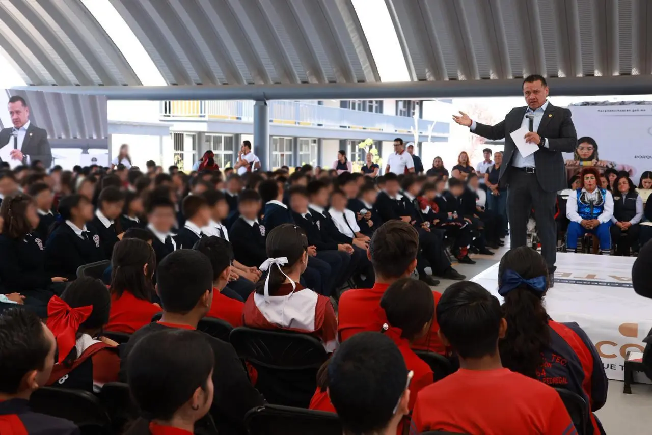 Acerca FGE herramientas de seguridad digital a juventudes en Villas del Pedregal