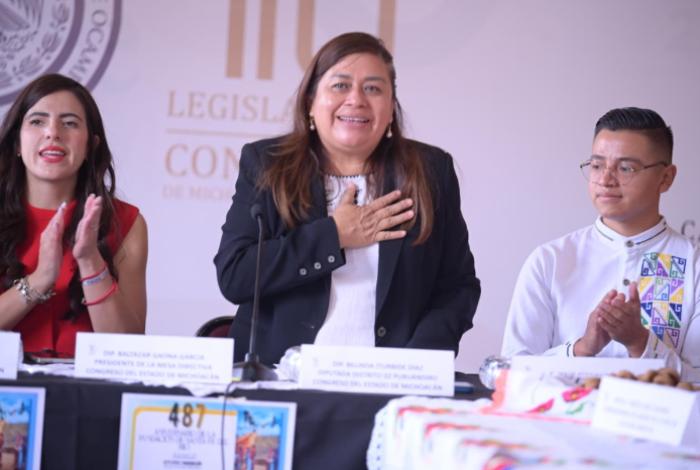 Acompaña Belinda Iturbide presentación de actividades por 487 Aniversario de la Tenencia de Santa Fé del Río
