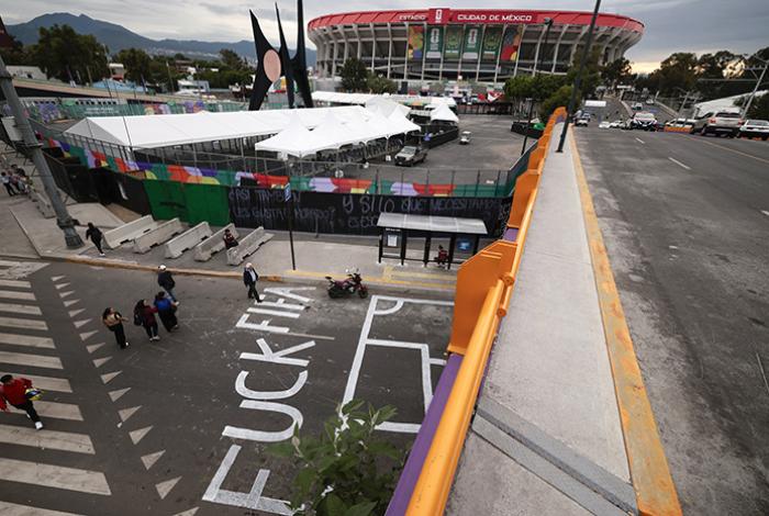 Acusan intento de "borrar" la lucha por el agua junto al Estadio Ciudad de México