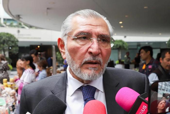 Adán Augusto niega estar al tanto de investigación de huachicol de empresa de un conocido suyo