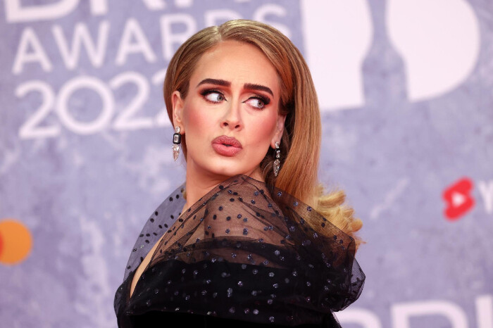 Adele detiene concierto en Los Ángeles tras escuchar un grito homofóbico