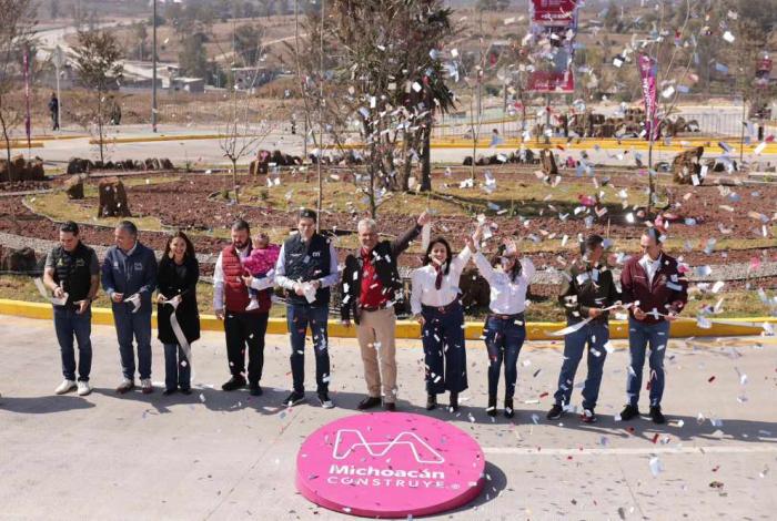 ¡Adiós a los baches! Bedolla proyecta más de 50 años de duración a la av. Amalia Solórzano