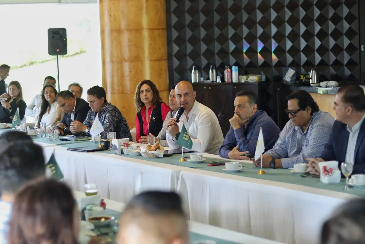 Adolfo Torres fortalece colaboración con empresarios, para promover la cultura del agua en Morelia