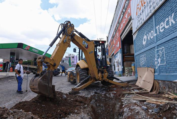 Adolfo Torres supervisa obra sanitaria en beneficio a familias de Valle de las Rosas