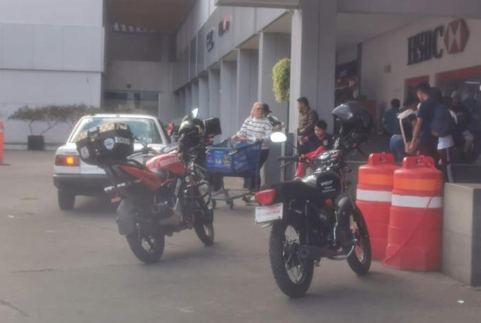 Adulto mayor fallece en baños de tienda de autoservicio en Uruapan