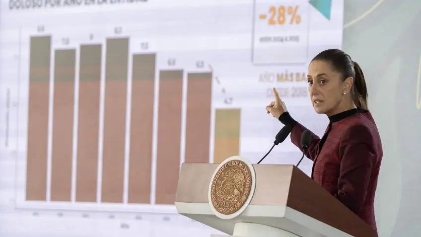 Advierte presidenta Sheinbaum crisis humanitaria en medida de Trump sobre Cuba