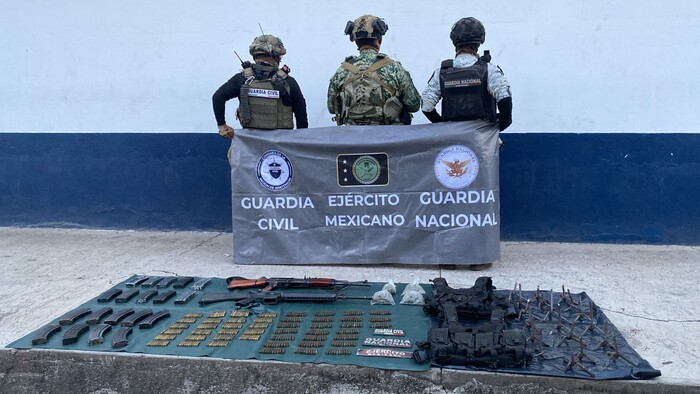 Agentes federales y estatales aseguran armas de alto poder en Apatzingán: SSP