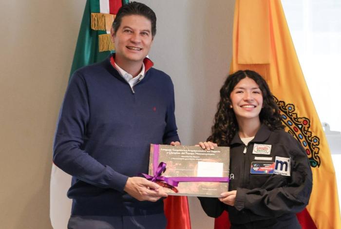 Agradece estudiante moreliana apoyo de Alfonso Martínez para obtener primer lugar en la NASA