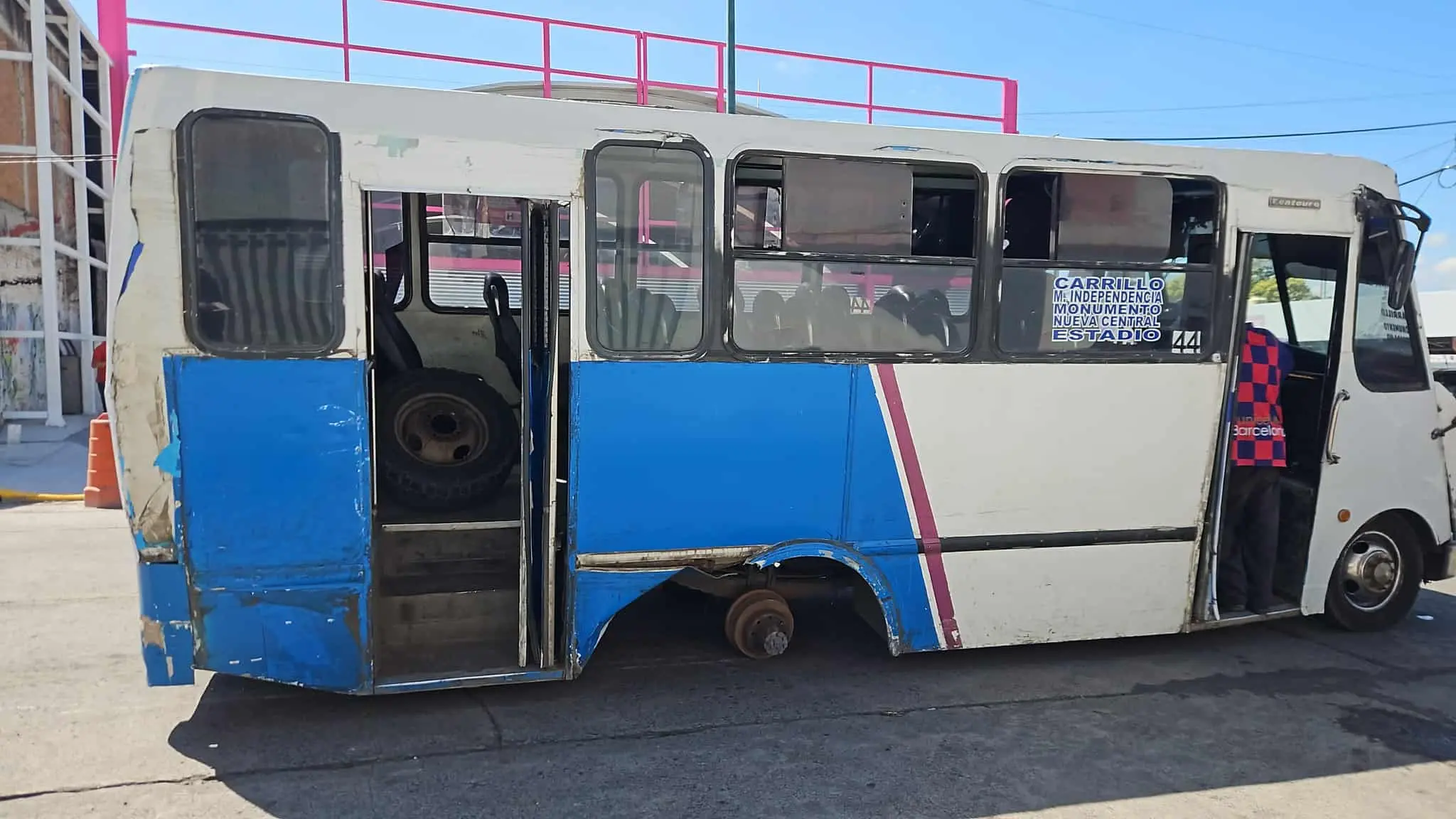 Ah no bueno! Se quedó sin rueda