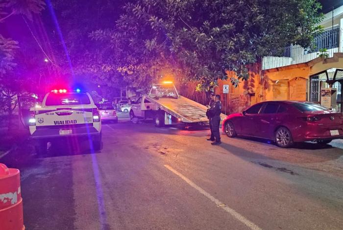 Al ser orillada para aplicarle el alcoholímetro, conductora acelera y arrolla a una agente de Tránsito en La Piedad