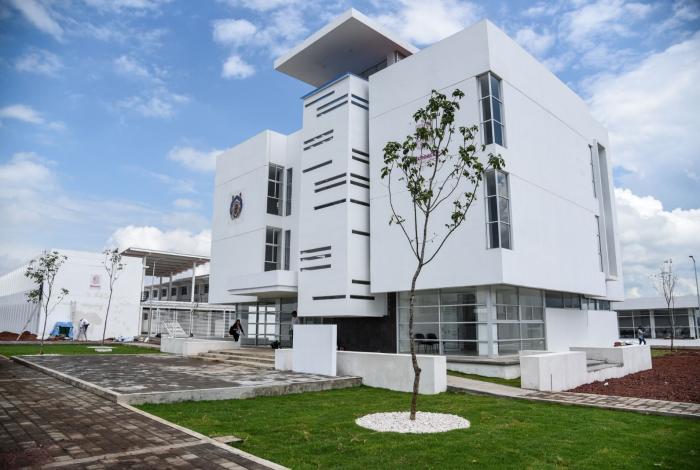 Al tope de alumnos, Campus UMSNH en Uruapan, celebra gobernador