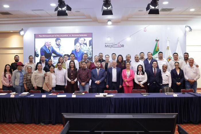 Alcaldes de Morena, PT y PVEM respaldan Plan Michoacán