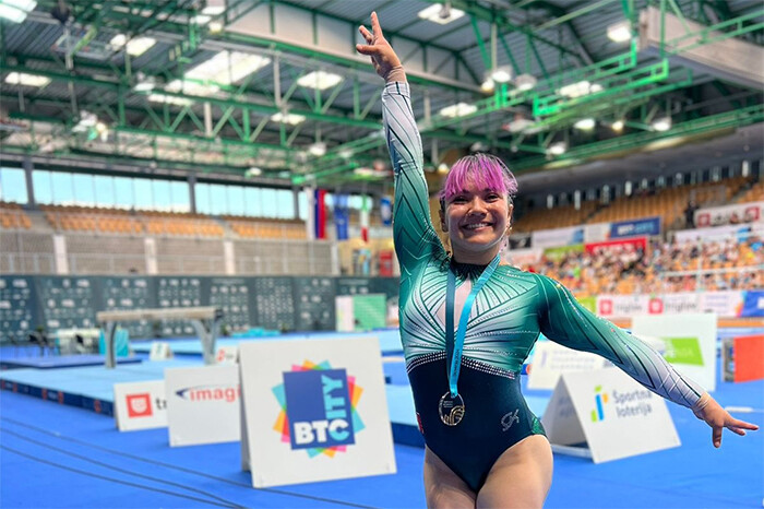 Alexa Moreno hace sonar el Himno de México en Eslovenia; consigue el oro en Mundial de gimnasia