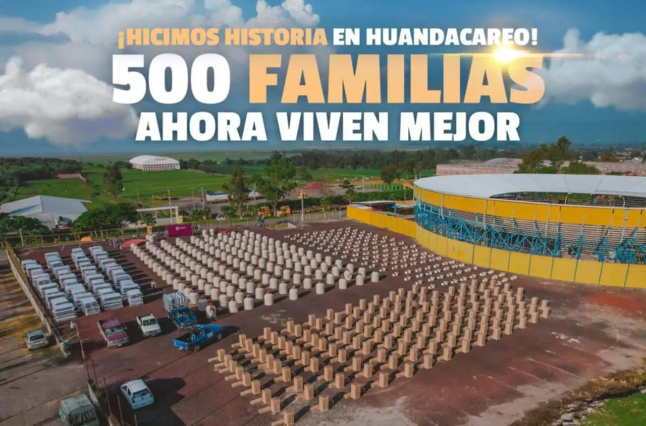 Alexis Velázquez encabeza histórica 4ª entrega del programa “Bienestar en tu Vivienda” en Huandacareo