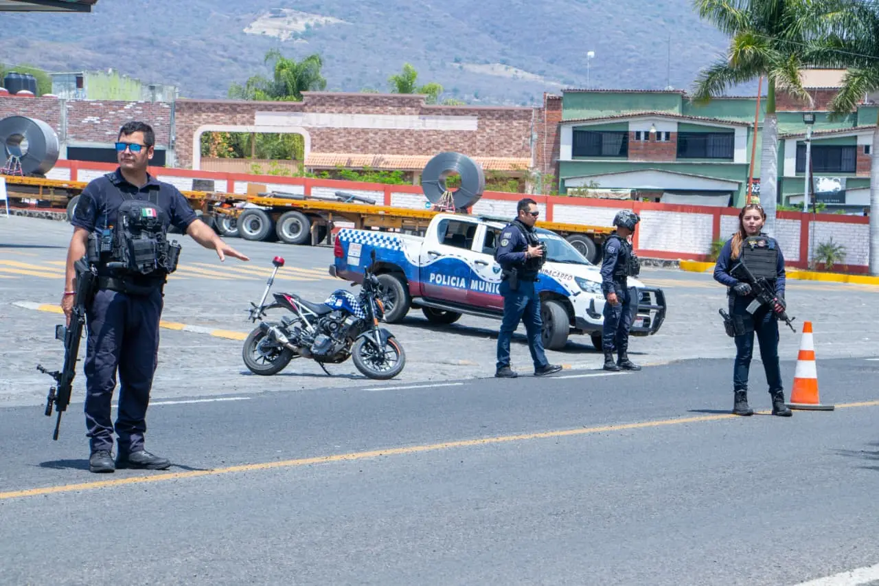 Alexis Velázquez fortalece la atención de emergencias en esta temporada vacacional