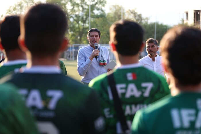 Alfonso Martínez reconoce a jóvenes morelianos campeones de Fútbol 7