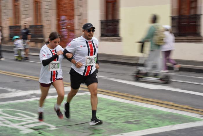 Alrededor de 300 atletas corren para celebrar el Día del Padre