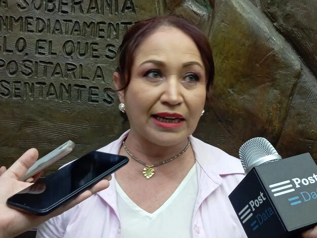 Alza la mano Itzé Camacho por dirigencia de Morena; denuncia amenazas