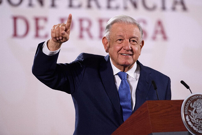 AMLO advierte sobre posibles soborno en el INE para frenar la mayoría de Morena en Congreso