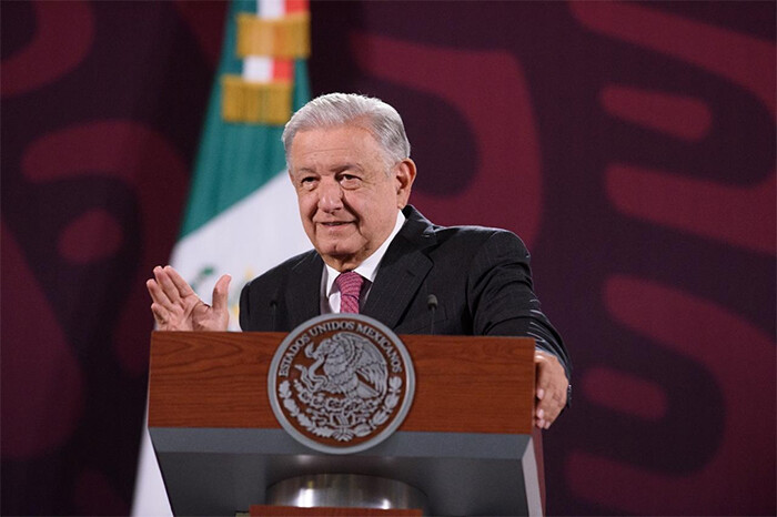 AMLO afirma que hay unidad en su partido tras reunión con Sheinbaum y gobernadores