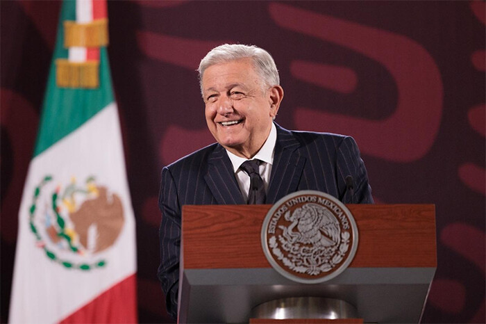 AMLO anuncia “un fiestón” cuando se despida, un día antes de que entregue la Banda Presidencial