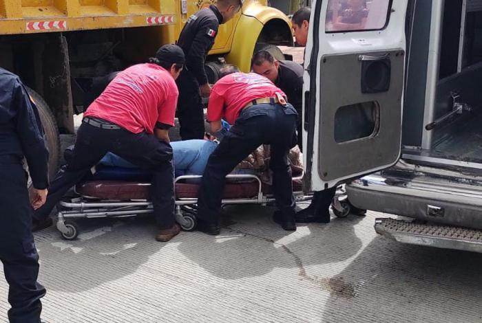 Anciana muere al ser atropellada por camión en Zitácuaro