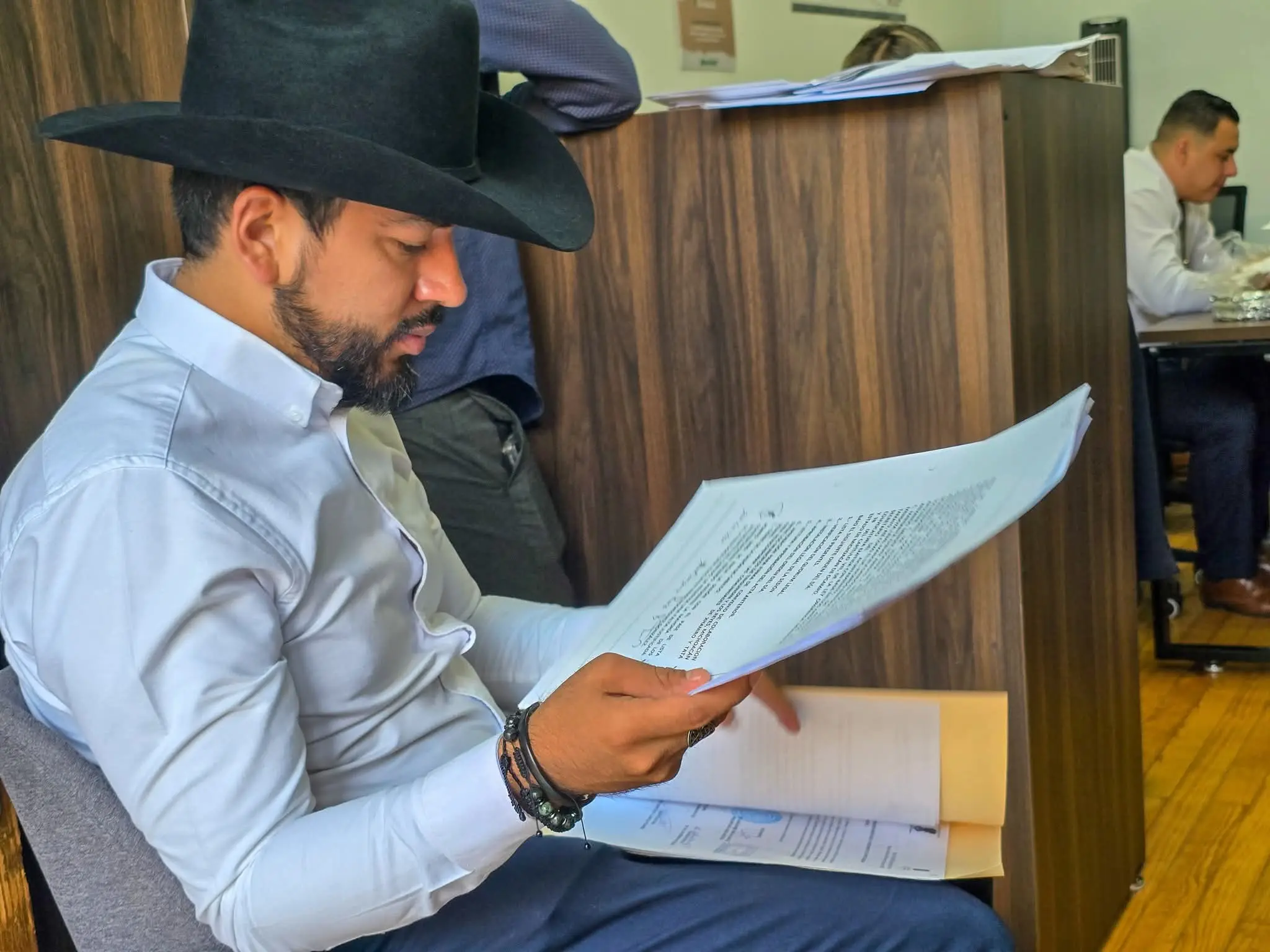 Anuncia Humberto Jiménez estacionamiento para vecinos de la Emiliano Zapata