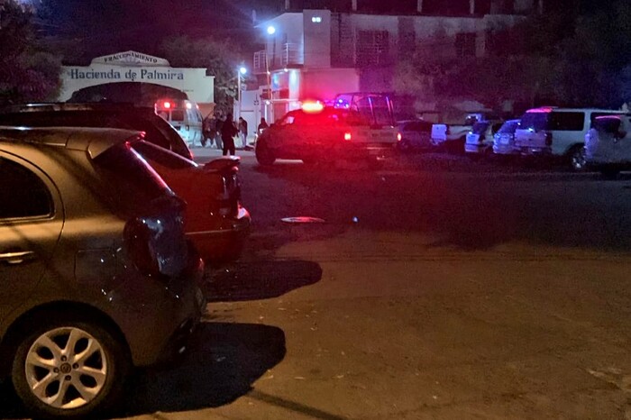 Apatzingán: Balean a 2 jóvenes en motocicleta en Infonavit Los Limones