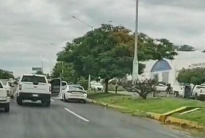 Apatzingán: lo capturan tras perseguirlo afuera de la Universidad Contemporánea de las Américas