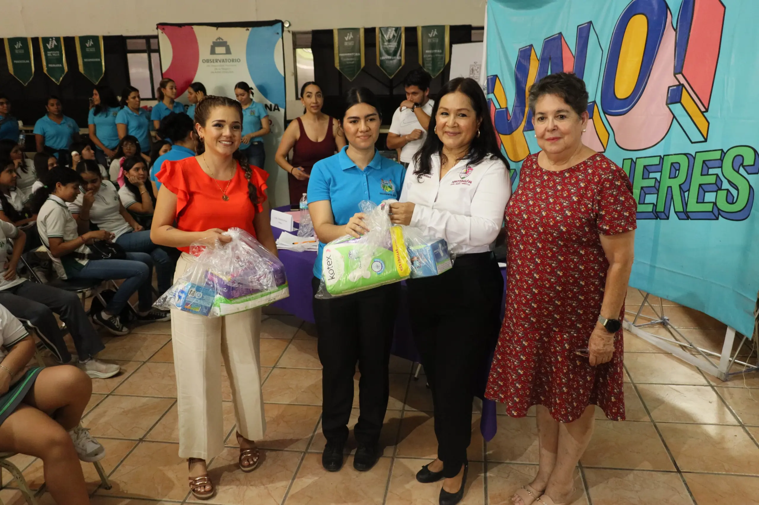 Apatzingán se suma a la Caravana “Jalo x las Mujeres” con entrega de productos menstruales