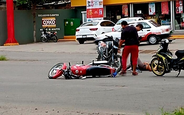 Apatzingán: Tres accidentes de motocicleta dejan 4 heridos y daños materiales