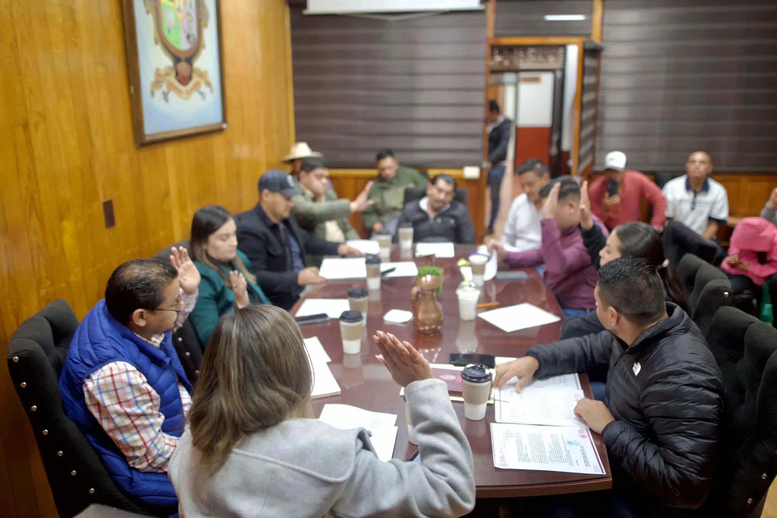 Aprueba Cabildo de Salvador Escalante acuerdo sobre autogobierno de Opopeo; Dayana Pérez reafirma compromiso con la legalidad