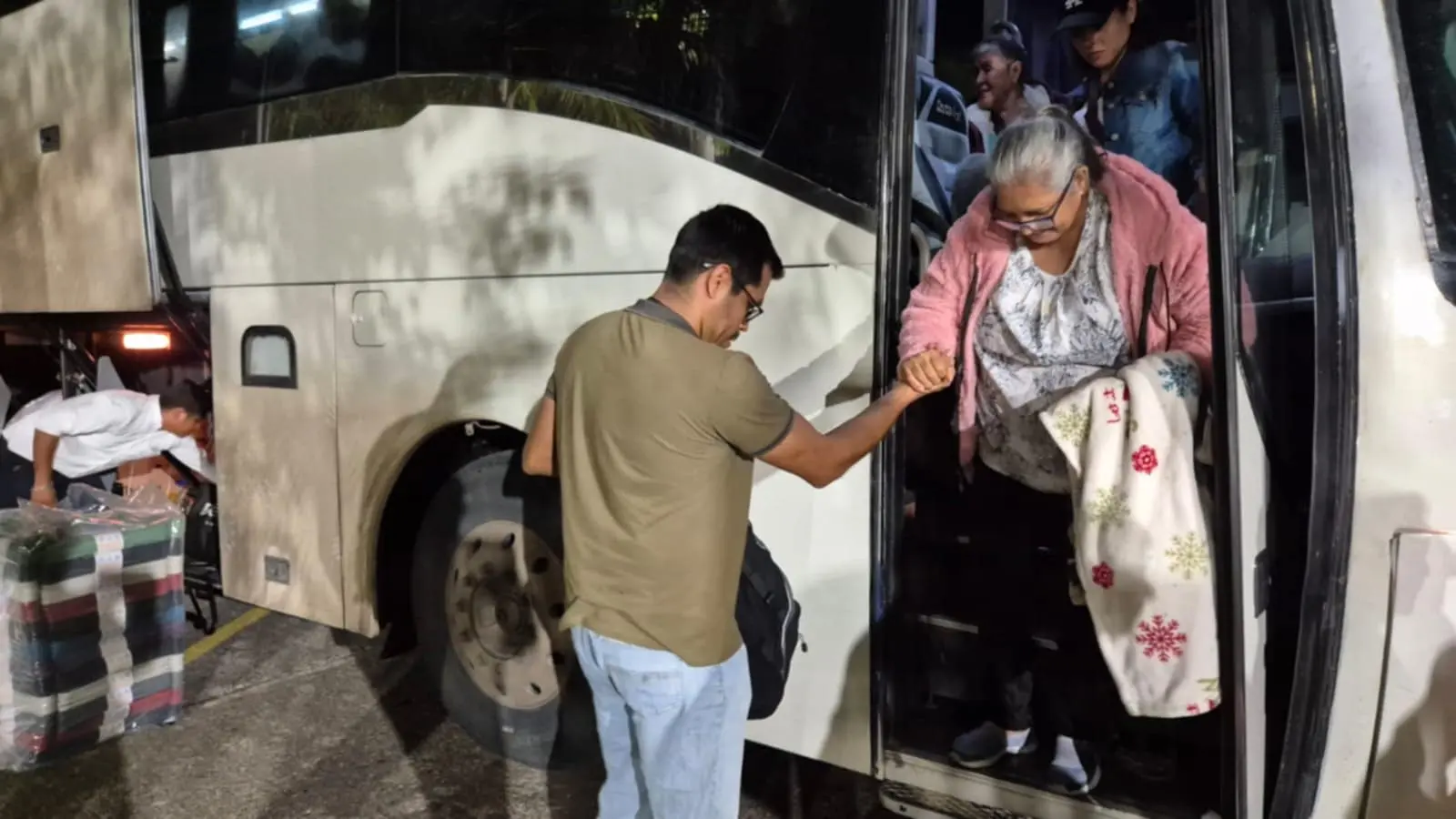 Aprueban 20 Visas a 20 Adultos Mayores