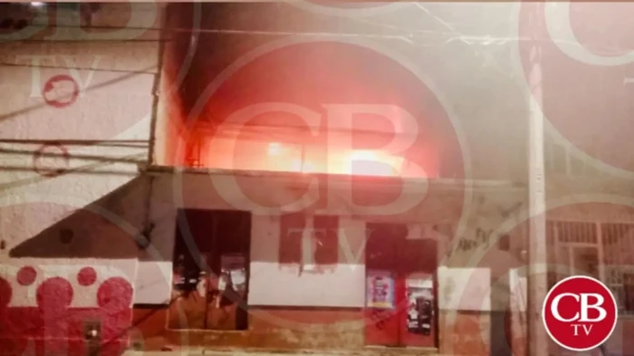 Arde tienda de abarrotes de Zacapu