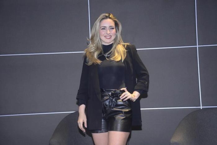 Ariadne Díaz inicia carrera musical con Horacio Palencia