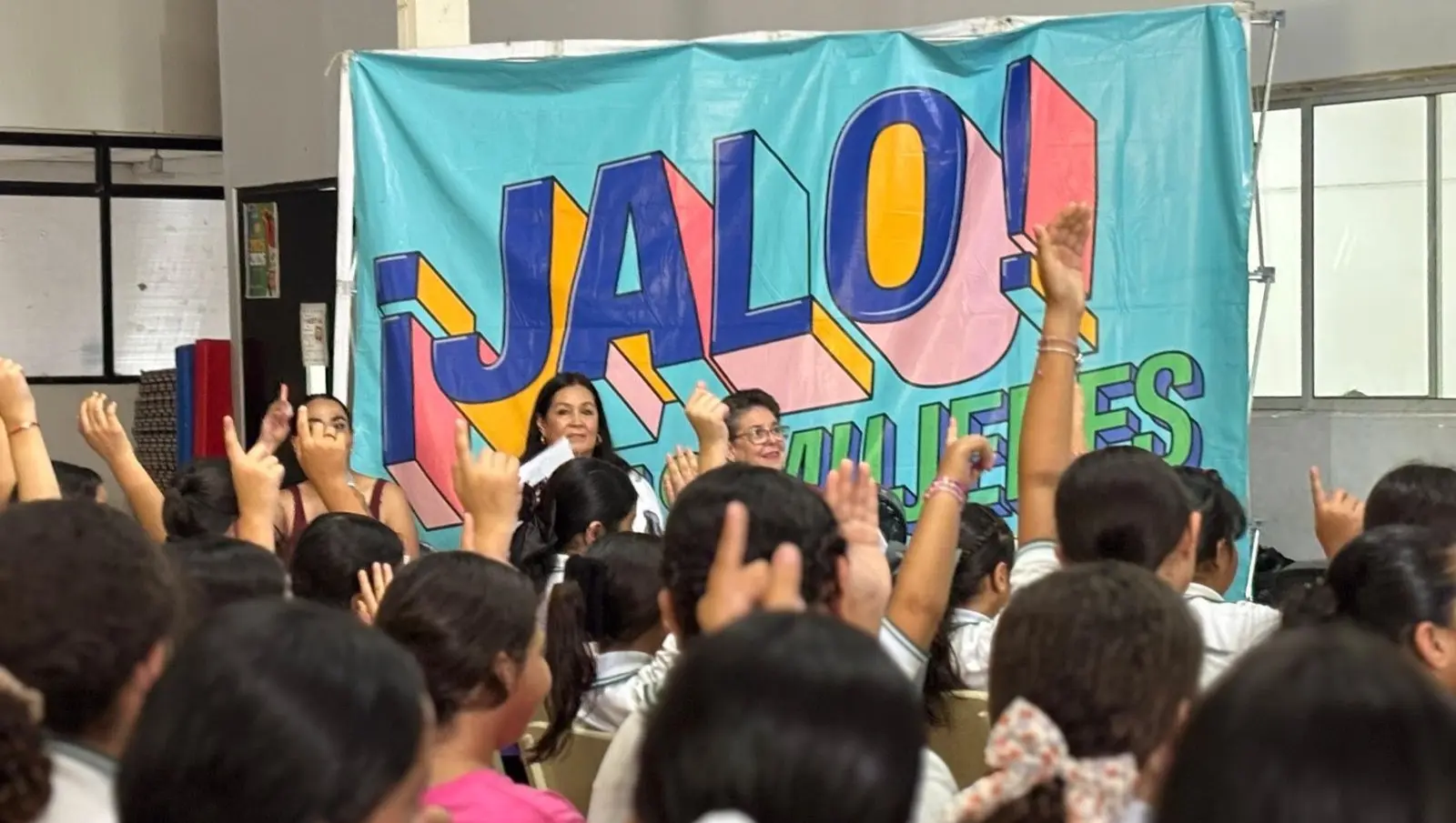 Arranca caravana Jalo x las mujeres en Michoacán