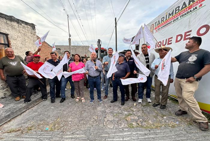 Arranca Eric Gaona pavimentación con concreto hidráulico de calle en la tenencia de Téjaro, en Tarímbaro
