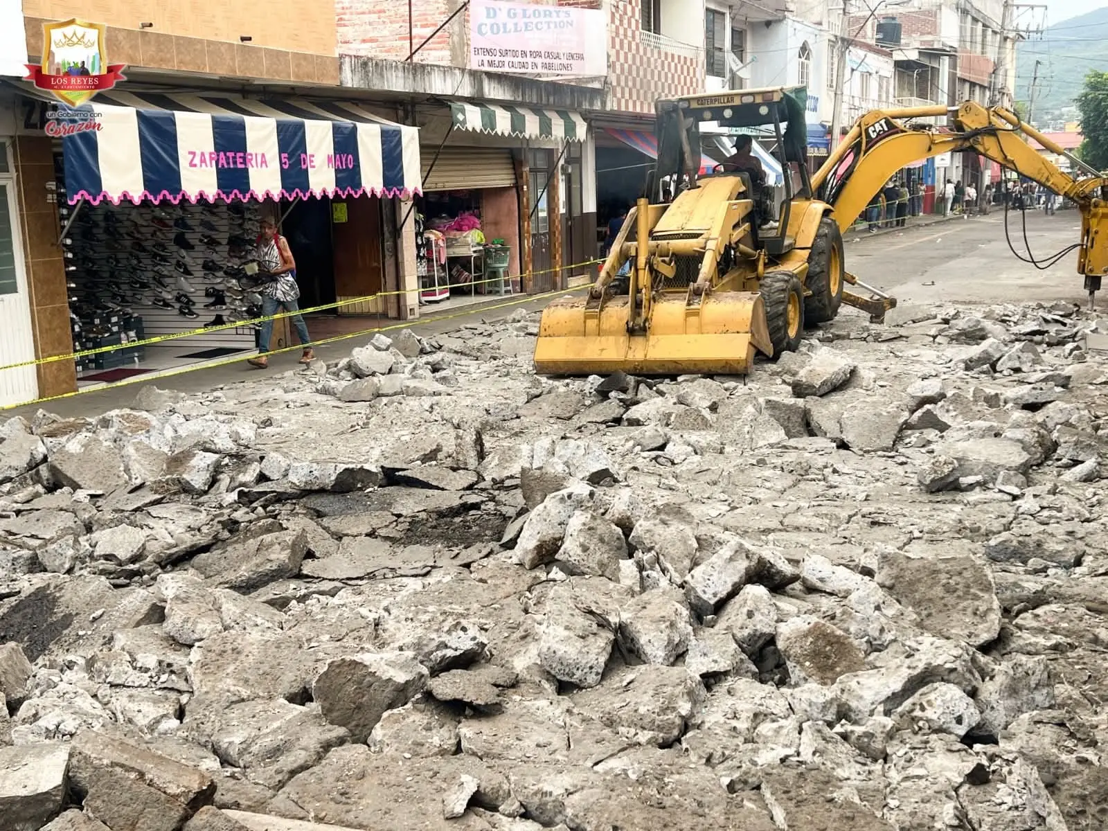 Arrancan obras en la calle 5 de Mayo de Los Reyes