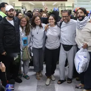 Arriban a la CDMX los seis mexicanos repatriados de la Flotilla Global Samud