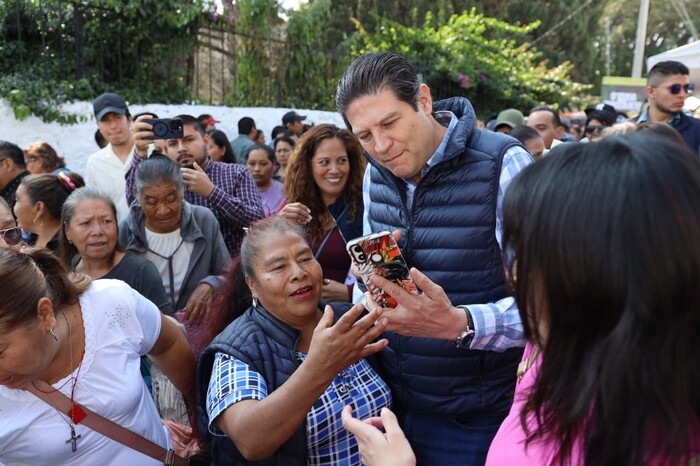 Artesanos de San Nicolás Obispo reciben con alegría a Alfonso Martínez