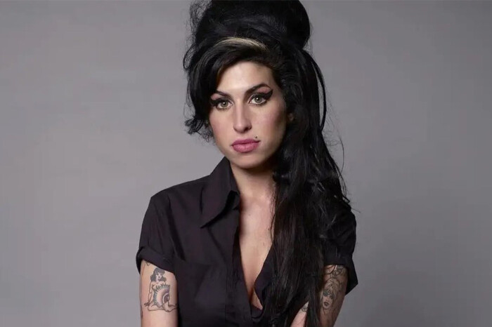 Artículos y canciones inéditas de Amy Winehouse serán subastadas a partir de mañana