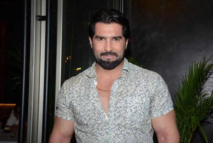 Arturo Carmona niega influencia de Aracely Arámbula en despido